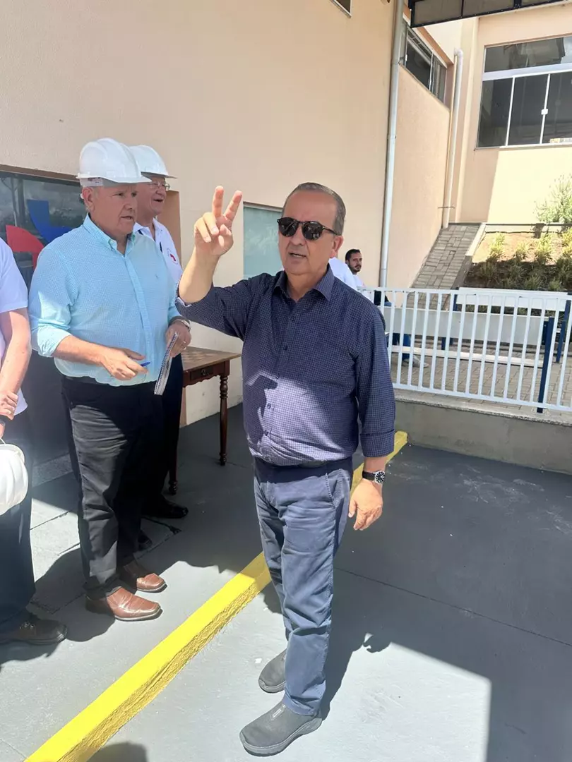 Jorginho Melo visita obras de ampliação do Hospital São Vicente de Paulo de Mafra